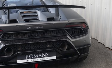 Lamborghini Huracan LP640-4 Performante 20