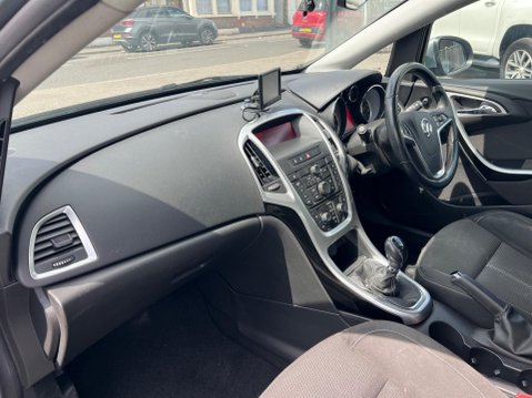 Vauxhall Astra 1.4 16v SRi Euro 5 5dr 23