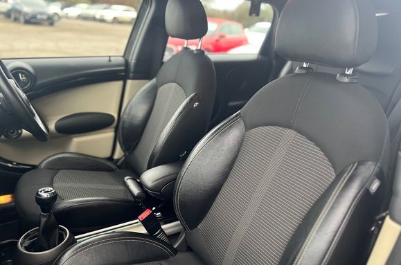 Mini Countryman COOPER D ALL4 HUGE SPEC 24