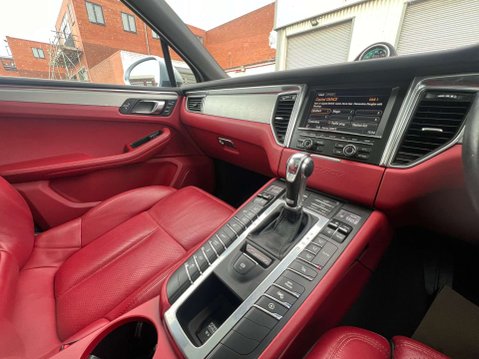 Porsche Macan 3.0 Macan S Semi-Automatic 4WD 5dr - NATIONAL DELIVERY* 30