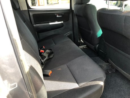 Toyota Hilux INVINCIBLE 4X4 3.0 D-4D DCB Manual 99000m FSH inc Cambelt 18
