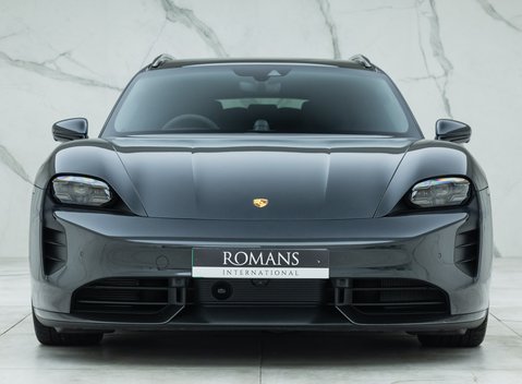 Porsche Taycan Turbo S Sport Turismo 4