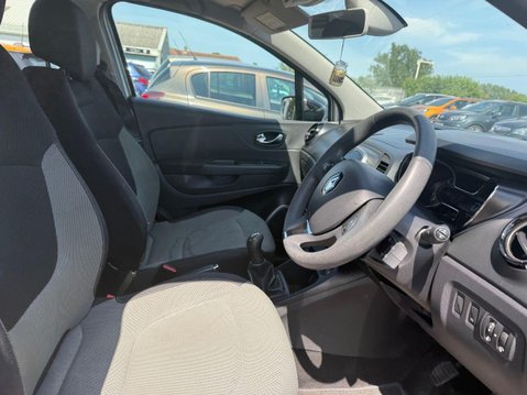 Renault Captur 0.9 TCe ENERGY Expression + SUV 5dr Petrol Manual Euro 6 (s/s) (90 ps) 10