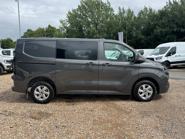 Ford Transit Custom Crew Cab AUTO SWB L1H1 Limited 320 Air Con Alloys Camera Sensors EURO 6 6