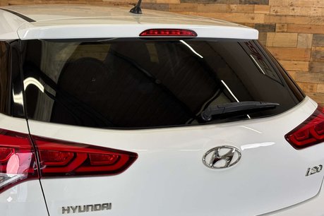 Hyundai i20 1.2 Premium Hatchback 5dr Petrol Manual Euro 6 (84 ps) 78