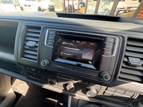 Volkswagen Transporter VW T6 FUNKY DUBZ 4 BERTH POP TOP 10