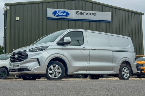 Ford Transit Custom AUTO LWB L2H1 Low Roof Limited 320 Air Con Alloys Cam Sensors EURO 6