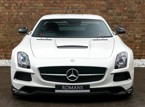 Mercedes-Benz SLS AMG Black Series 4