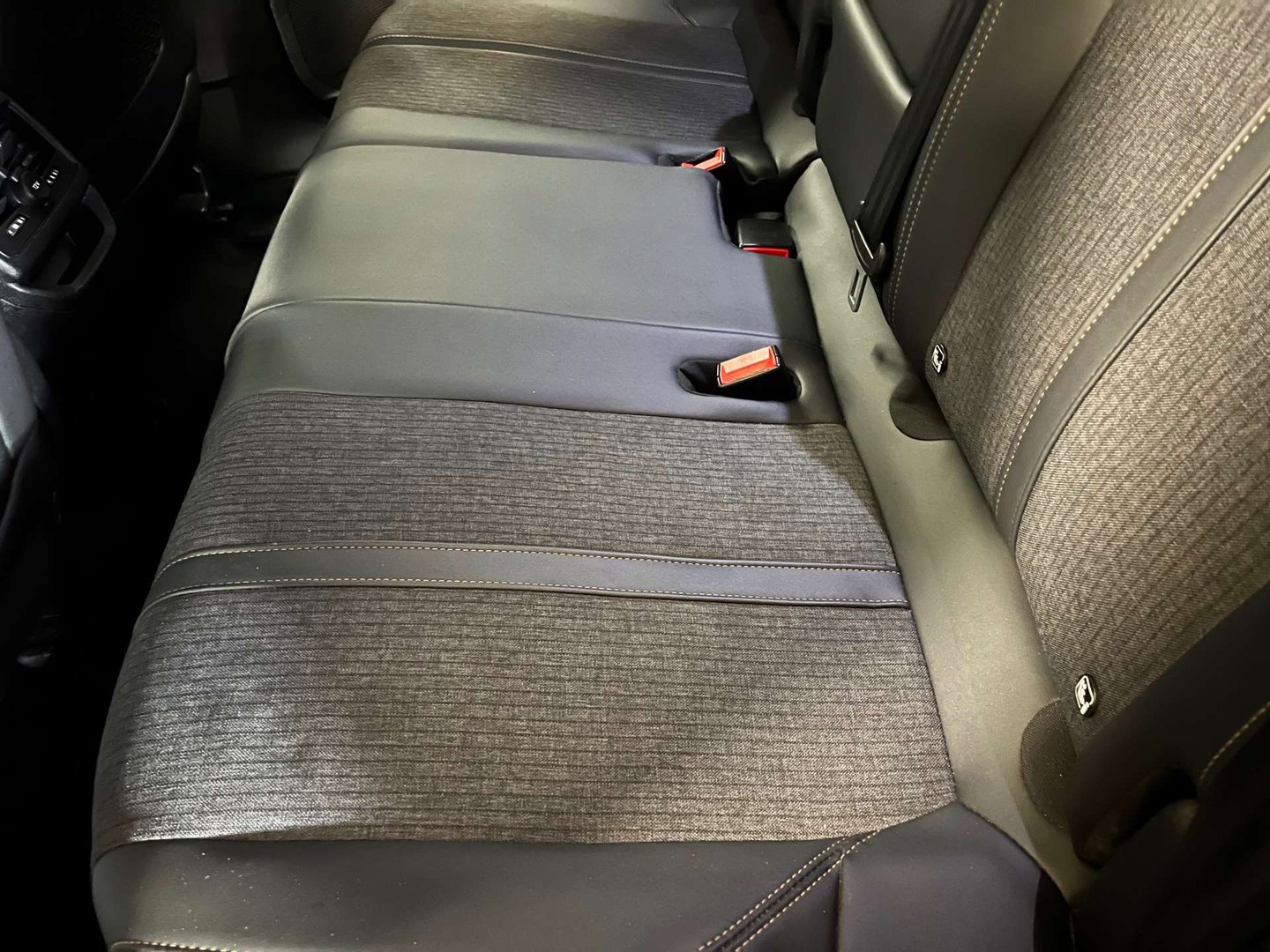 2019 Peugeot 3008 — image 35