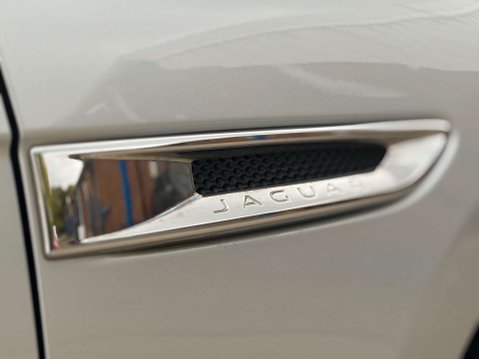 Jaguar F-Pace 2.0 F-PACE Prestige AWD D Auto 4WD 5dr 15