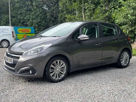 Peugeot 208 1.2 208 Signature S/S 5dr 11