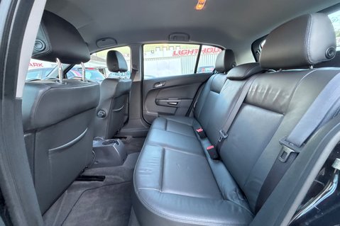 Vauxhall Astra ELITE.. AUTOMATIC.. 16 SERVICES.. 13 MAIN DEALER.. LOOK ONLY 30K MILES..  15