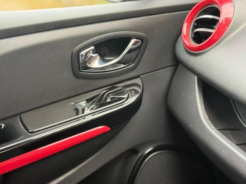 Renault Clio 1.2 16V Dynamique MediaNav Euro 5 5dr 23