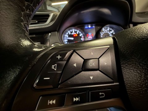 Nissan Qashqai 1.3 Qashqai Tekna DiG-T Semi-Auto 5dr 19