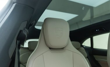 Porsche Taycan 4S Cross Turismo 12