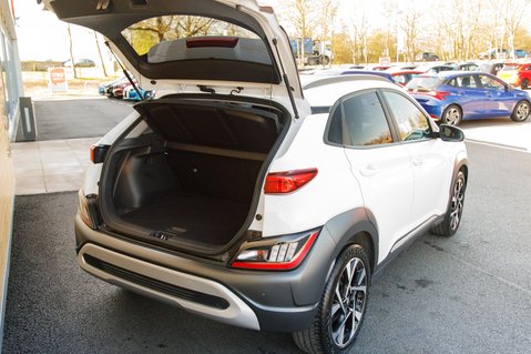 Hyundai KONA T-GDI PREMIUM MHEV 43