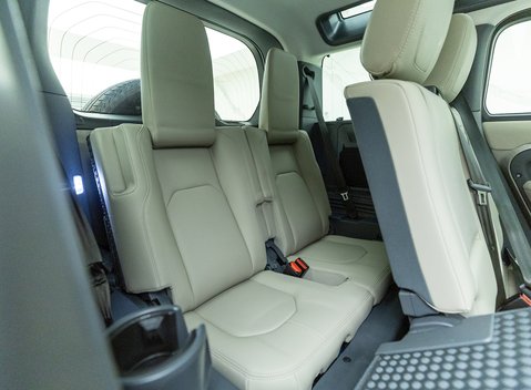 Land Rover Defender 110 XS Edition P400 14