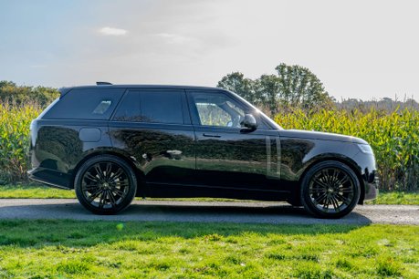 Land Rover Range Rover First Edition