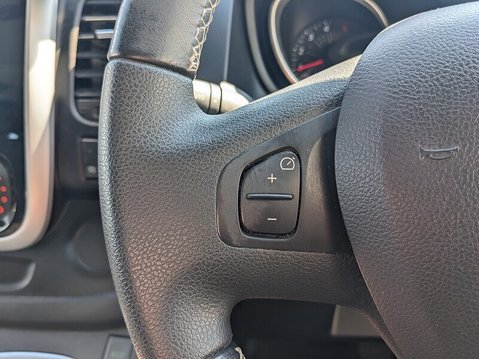 Renault Trafic SL30 SPORT EDC ENERGY DCI 15