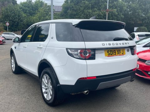 Land Rover Discovery Sport 2.0 TD4 SE Tech Auto 4WD Euro 6 (s/s) 5dr 11