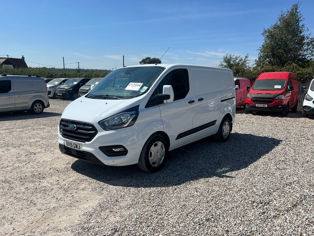 Ford Transit Custom AUTO SWB L1H1 Low Roof Trend Air Con Sensors Tow Bar EURO 6 NO VAT 2