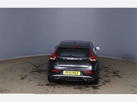 Volvo V40 2.0 T2 R-Design Euro 6 (s/s) 5dr 23