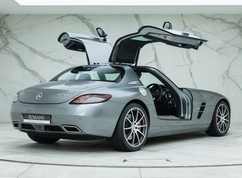 Mercedes-Benz SLS AMG 4