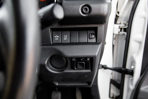 Suzuki Jimny SZ4 15