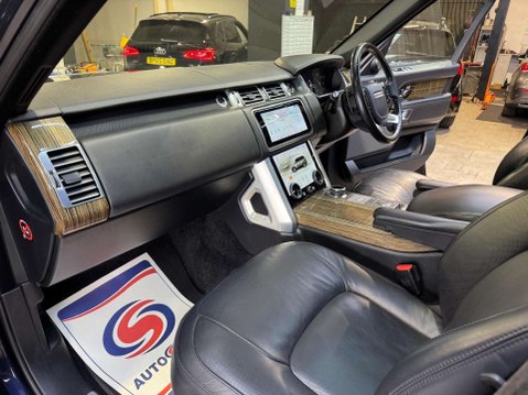 Land Rover Range Rover 3.0 Range Rover Vogue SE SDV6 Auto 4WD 5dr 81