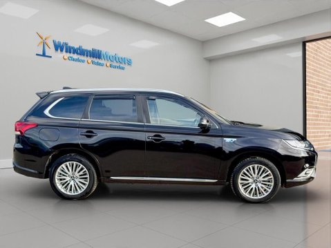 Mitsubishi Outlander 2.4h TwinMotor 13.8kWh 4h CVT 4WD Euro 6 (s/s) 5dr 3