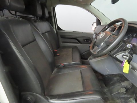 Vauxhall Vivaro 1.5 Turbo D 2900 Dynamic L2 H1 Euro 6 (s/s) 6dr 8