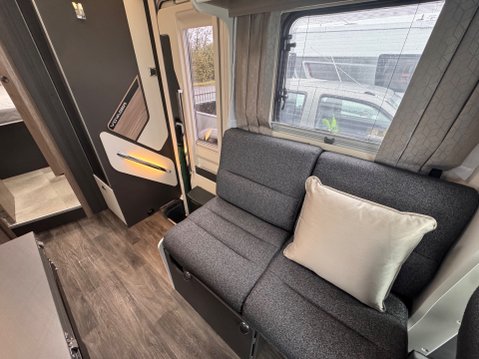 Swift Voyager 594 19