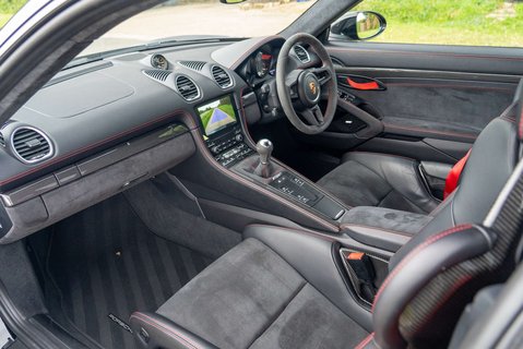 Porsche 718 4.0 718 Cayman GT4 3dr 9