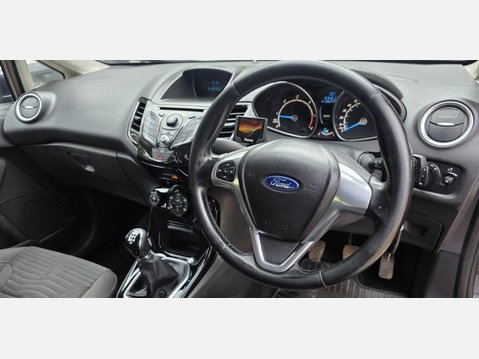 Ford Fiesta 1.5 TDCi Zetec Euro 5 5dr 27