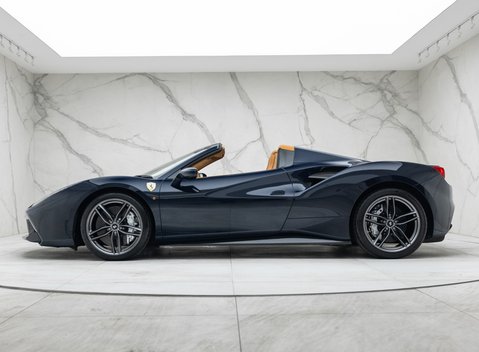 Ferrari 488 SPIDER 6