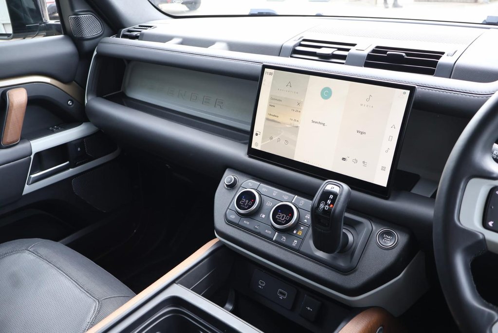 Land Rover Defender 110 D300 X-DYNAMIC HSE 7 SEATER  PRICE MATCH OFFER PREMIUM COLOUR  21