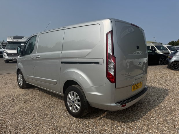Ford Transit Custom SWB L1H1 Low Roof Limited 280 Air Con Alloys Sensors EURO 6 10