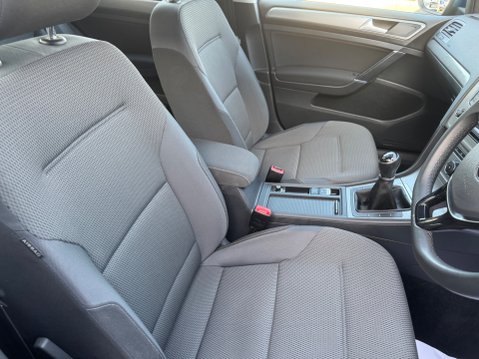 Volkswagen Golf SE TSI BLUEMOTION TECHNOLOGY 29