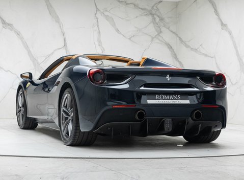 Ferrari 488 SPIDER 13