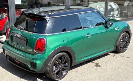 Mini Hatch Cooper 1.5 Sport Comfort / Navigation 3 door - SAT NAV - JCW STYLING 10