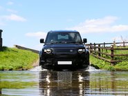 Land Rover Defender 110