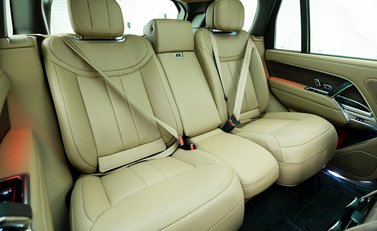 Land Rover Range Rover P530 Autobiography 12