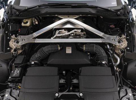 Aston Martin V8 Vantage 24