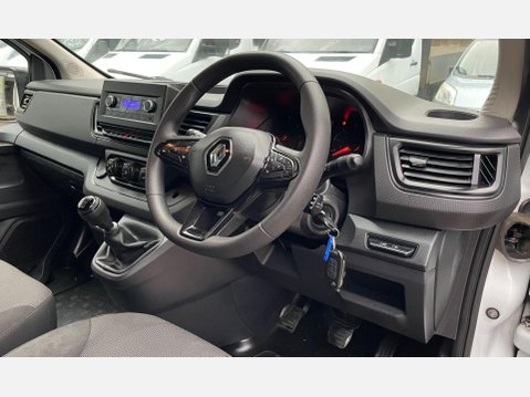 Renault Trafic 2.0 dCi Blue LH30 Business Panel Van 5dr Diesel Manual L2 H2 Euro 6 (s/s) ( 25