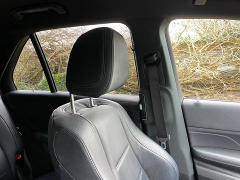 Mercedes-Benz GLE 2.0 GLE300d AMG Line (Premium) SUV 5dr Diesel G-Tronic 4MATIC Euro 6 (s/s) 31