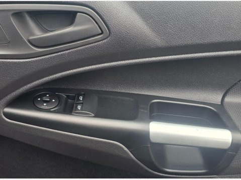 Ford Transit Connect 1.5 TDCi 200 Trend Panel Van 5dr Diesel Manual L1 H1 (124 g/km, 99 bhp) 10