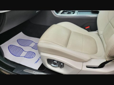 Jaguar XE R-DYNAMIC S 29