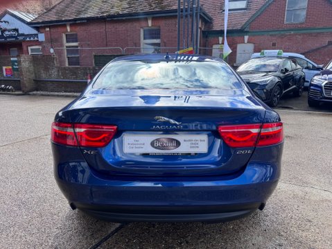 Jaguar XE GTDI PRESTIGE 9