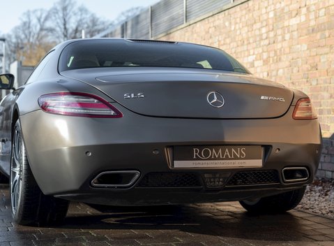 Mercedes-Benz SLS AMG 23