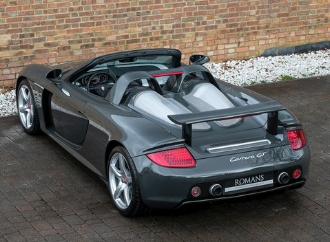 Porsche Carrera GT 11